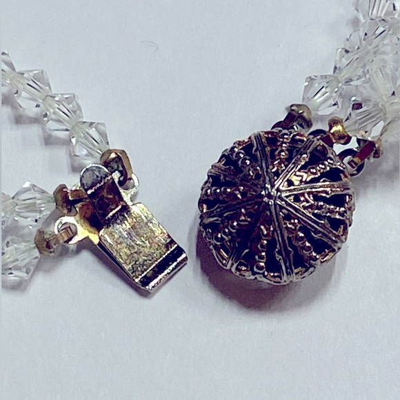 Very Pretty Clear Bead Costume Jewelry Necklace - Picture 7 of 7